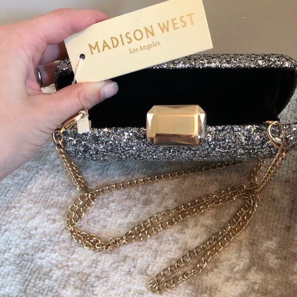 Clutch - Picture 2 of 3